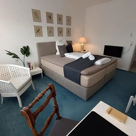 Ruhiges In Guter Lage In Aalen/unterkochen Homestay